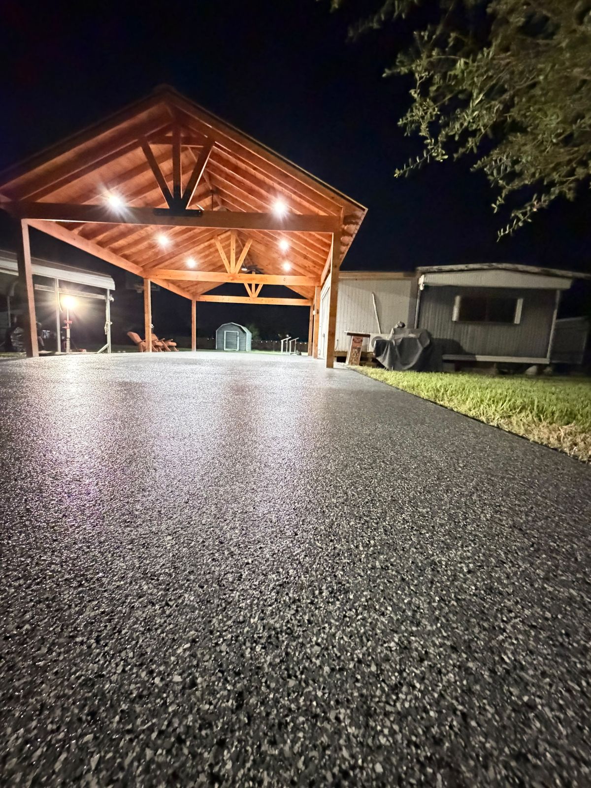 Cochera Techada De Noche